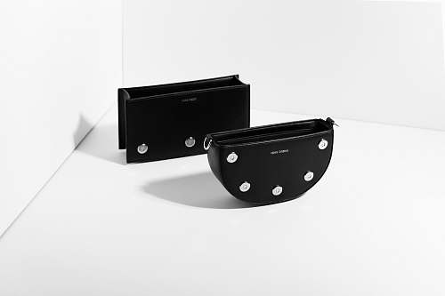 creative headline studios black pouch los angeles